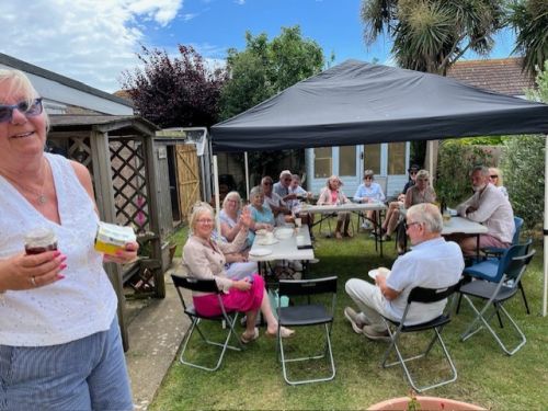 Lucy bbq (2) Lucy bbq (2)